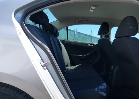 2015 Volkswagen Jetta 2.0L S z USA, uszkodzony, nr VIN 3VW2K7AJ9FM408583